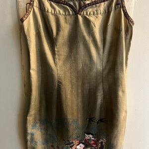 Elegant Light Green Sleeveless Dress with Asian Art